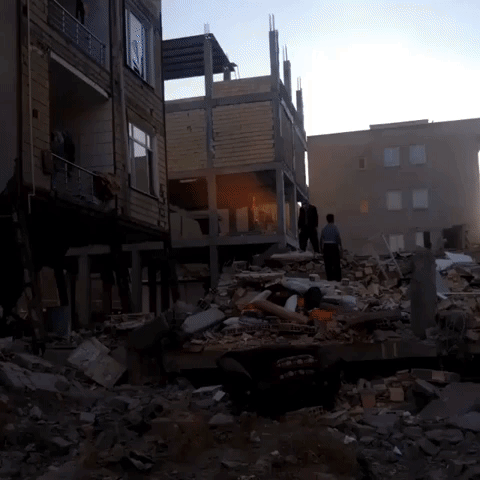 Powerful Earthquake Destroys Buildings in Western Iran