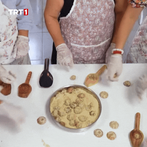 Hungry Party GIF by TRT