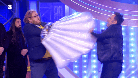 Conchiglia Litigio GIF by Tv8it