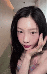 Taeyeon GIF