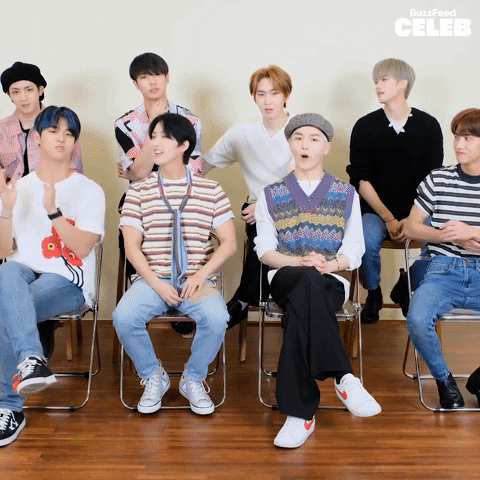 K-Pop Applause GIF by BuzzFeed
