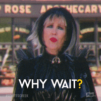 Confused Alexis Rose GIF by Schitt's Creek