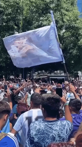 Fans Pack Central Buenos Aires Street as Victory Parade Starts in City