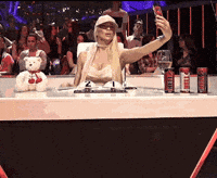Selfie Jelena GIF