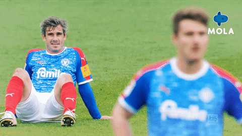 Football Reaction GIF by MolaTV