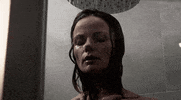 tired meisje van plezier GIF by Videoland