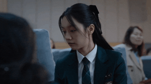 strangefuzz giphyupload friendly rivalry hyeri GIF