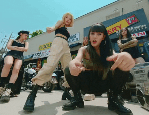 Uh-Oh Minnie GIF by (G)I-DLE