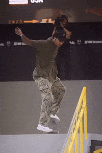 Lunchtre GIF