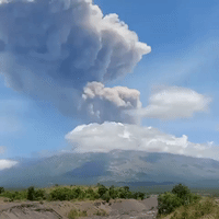 Mount Agung Erupts, Sending Plumes of Ash Into Sky