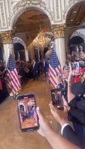 Supporters Cheer Trump on Return to Mar-a-Lago