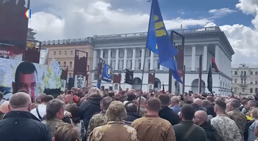 Crowds in Kyiv Remember Slain Battalion Commander