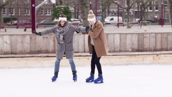 meisje van plezier schaatsen GIF by Videoland