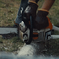 Pila Drevo GIF by Fio banka