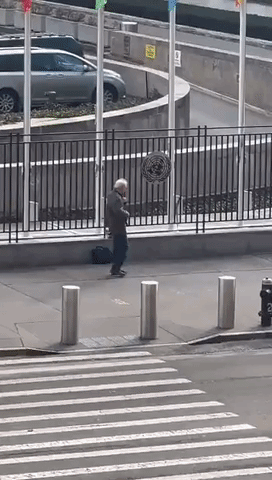 'Armed' Man Seen Outside United Nations Building During Standoff