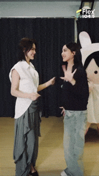 Emibonnieany GIF