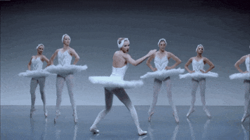 taylor swift dance GIF
