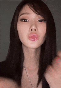 Idol Kiss GIF