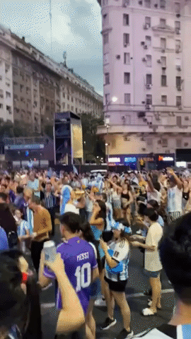 Fans Celebrate World Cup Win in Buenos Aires