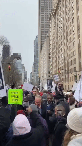 'We're Gonna Win!': Senator Chuck Schumer Joins Women's March in New York City