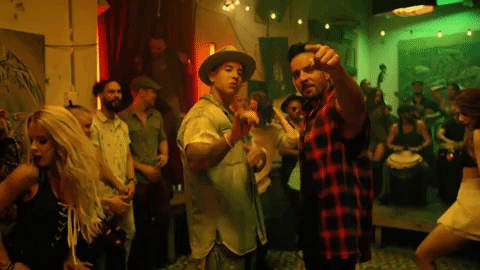 luis fonsi GIF