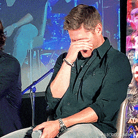aborddelimpala laugh jensen ackles cracking up aborddelimpala GIF