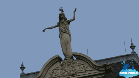 villa volta statue GIF