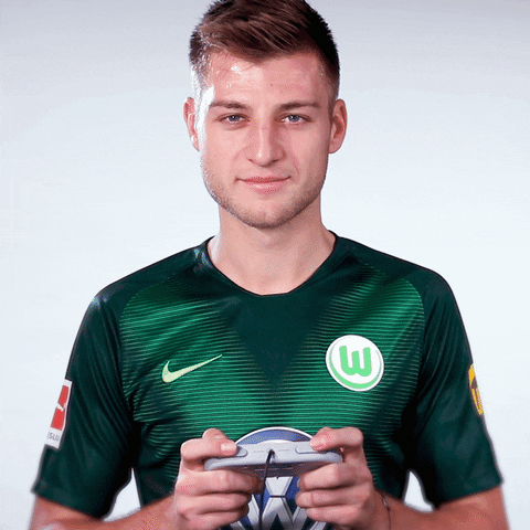 playing robin knoche GIF by VfL Wolfsburg