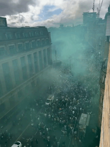 Celtic Fans Gather in Glasgow to Celebrate Trophy 