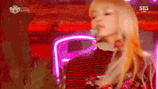 k-pop lisa GIF