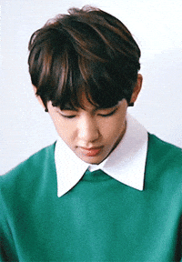 kim taehyung GIF