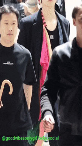 marifanaccount paris wangyibo fashionshow loewe GIF
