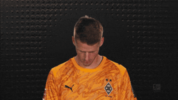 Look Up Borussia Moenchengladbach GIF by Bundesliga