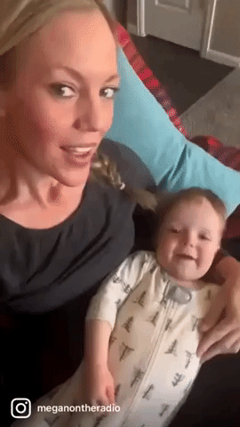 'Cutest Duet Partner': Baby Sings Along With Mom at Colorado Home