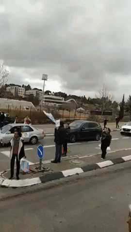 Protesters Call for End to State of Emergency as Convoys Set Out for Jerusalem
