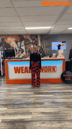 Wear2work giphygifmaker schilder collegas wear2work GIF