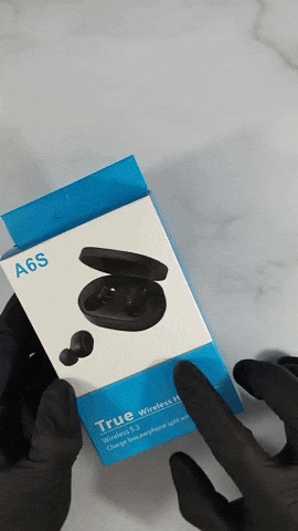 Auriculares A6S en uso