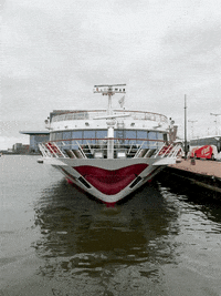 Cruise Ship Kiss GIF by A-ROSA Kreuzfahrten