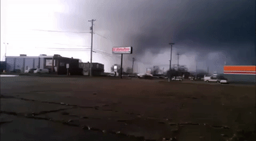 Tornado Barrels Towards Washington, Illinois
