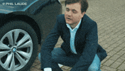 PhilLaude spit phil squatting sitzen GIF