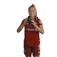 Giulia Gwinn Smile Sticker by FC Bayern Women
