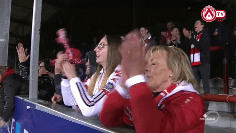 football applause GIF by KV Kortrijk