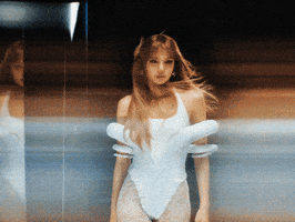 Lisa Go GIF
