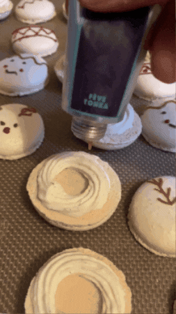 Trait-tartine caramel bretagne macaron patisserie GIF