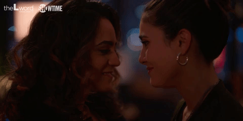 Gigi And Dani Kiss