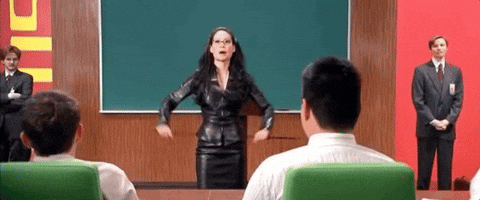 lucy liu in Charlie's Angels as a teacher