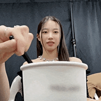 Helmets kpop idol le sserafim kazuha GIF