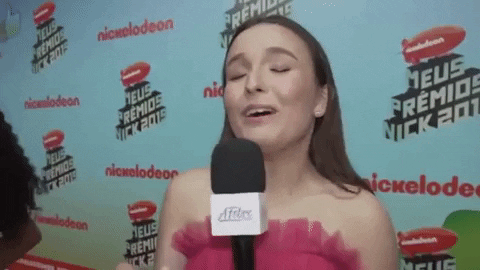 FebreTeen giphygifmaker happy feliz larissa manoela GIF