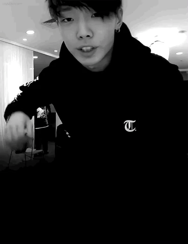 Ikon Bobby GIF