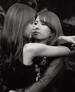 Girls Kissing GIFs - Find & Share on GIPHY